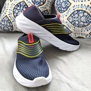 HOKA M ORA recovery shoe running senior physical therapy M 10